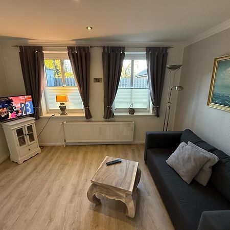 Ferienwohnung „Ole Karkenwech“ Husum-Roedemis هوسوم المظهر الخارجي الصورة