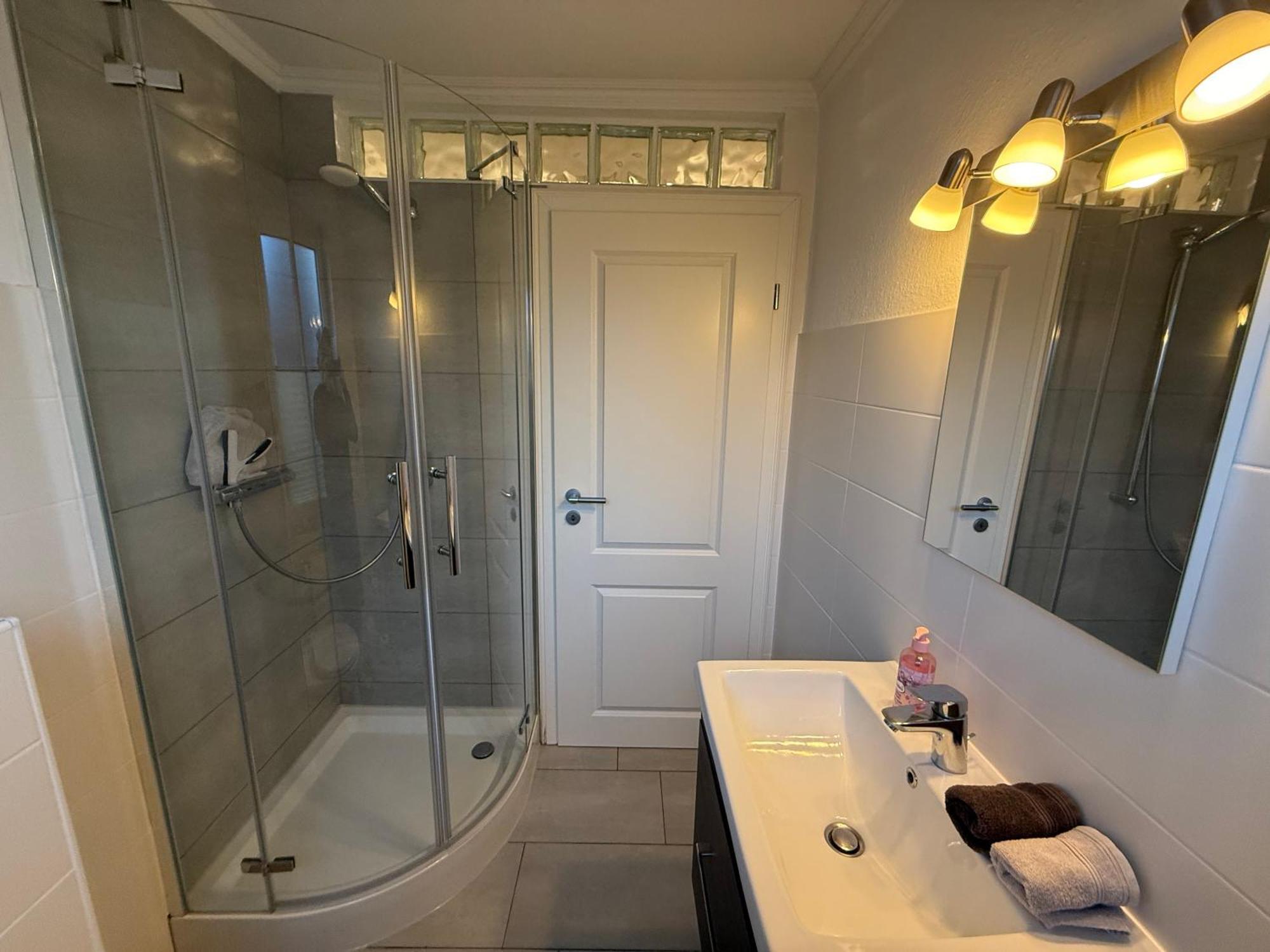Ferienwohnung „Ole Karkenwech“ Husum-Roedemis هوسوم المظهر الخارجي الصورة